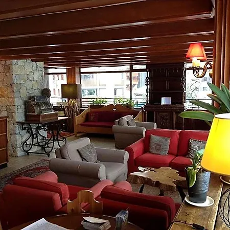 Les Cretes Blanches Hotell 3*
